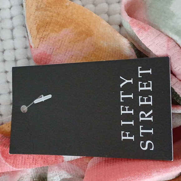 Fifty Street spaghetti strap blouse - Picture 11 of 11